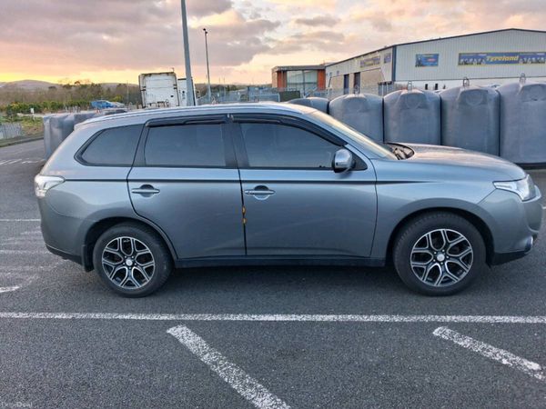 Mitsubishi Outlander SUV, Diesel, 2015, Grey