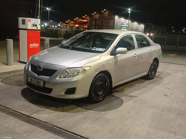 Toyota Corolla Saloon, Diesel, 2008, Silver