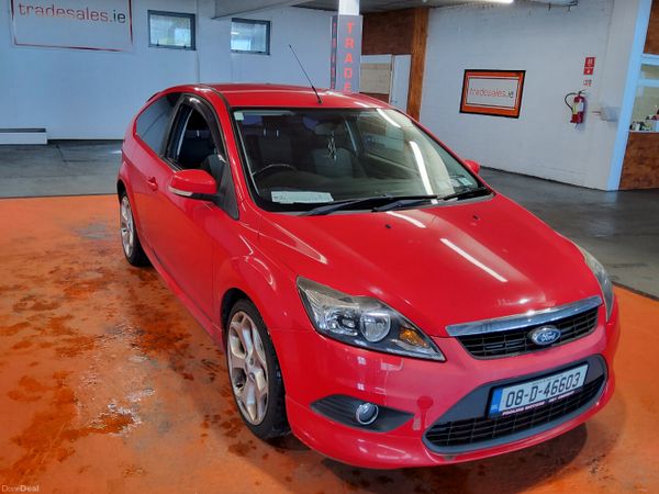 Ford Focus Hatchback, Petrol, 2008, Red