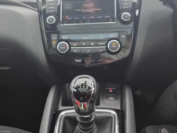 Nissan Qashqai MPV, Petrol, 2021, Black