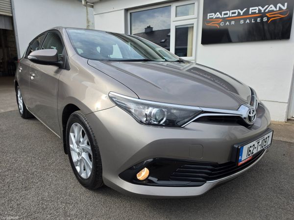 Toyota Auris Hatchback, Diesel, 2016, Bronze