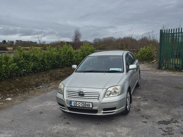 Toyota Avensis Saloon, Petrol, 2005, Silver