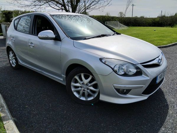 Hyundai i30 Hatchback, Diesel, 2011, Silver