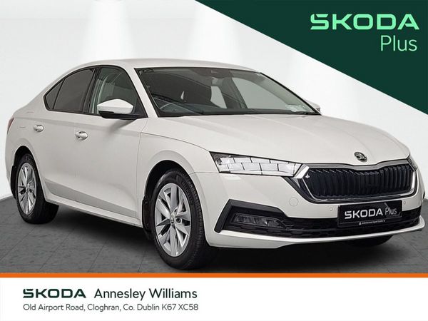 Skoda Octavia Saloon, Petrol, 2023, White