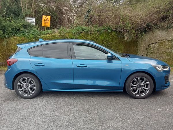 Ford Focus Hatchback, Petrol, 2024, Blue