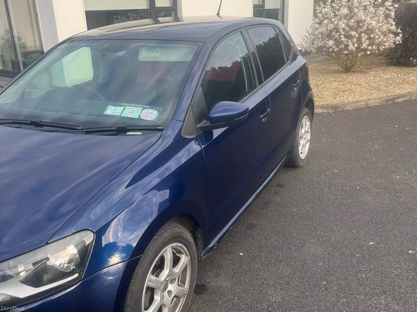 Volkswagen Polo Hatchback, Petrol, 2010, Blue