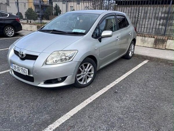 Toyota Auris Hatchback, Diesel, 2009, Silver