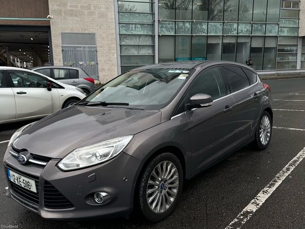 Ford Focus Hatchback, Petrol, 2012, Brown