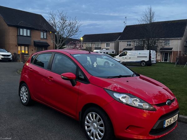 Ford Fiesta Hatchback, Petrol, 2012, Red