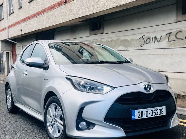 Toyota Yaris Hatchback, Petrol Hybrid, 2021, Grey