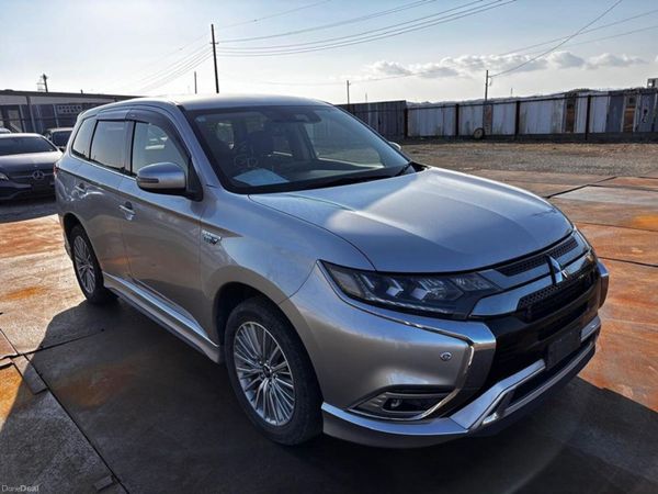 Mitsubishi Outlander SUV, Petrol Hybrid, 2018, Silver