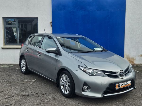 Toyota Auris Hatchback, Diesel, 2013, Grey