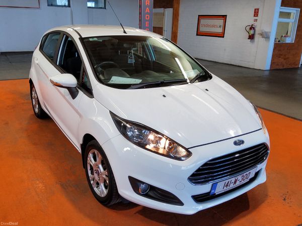 Ford Fiesta Hatchback, Petrol, 2014, White