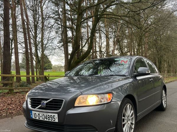 Volvo S40 Saloon, Diesel, 2010, Grey