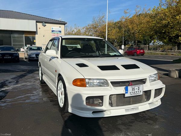 Mitsubishi Lancer Saloon, Petrol, 1995, White