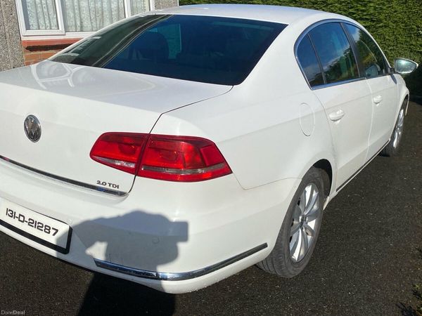 Volkswagen Passat Saloon, Diesel, 2013, White