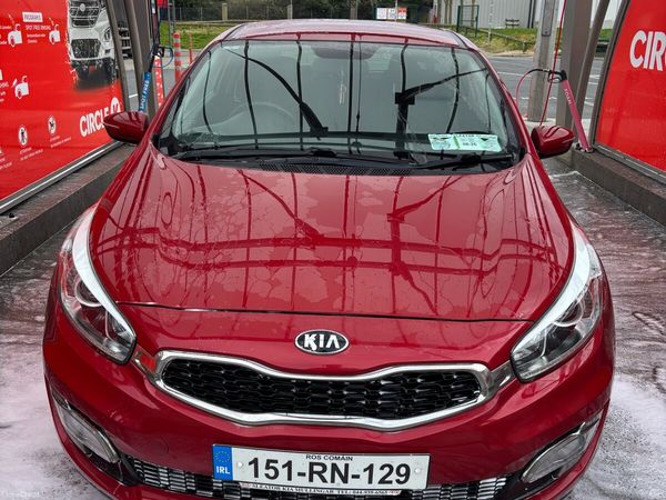 Kia Ceed Hatchback, Diesel, 2015, Red