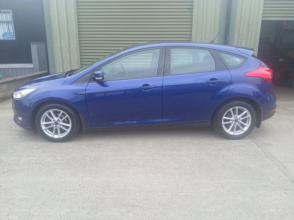 Ford Focus Hatchback, Petrol, 2016, Blue
