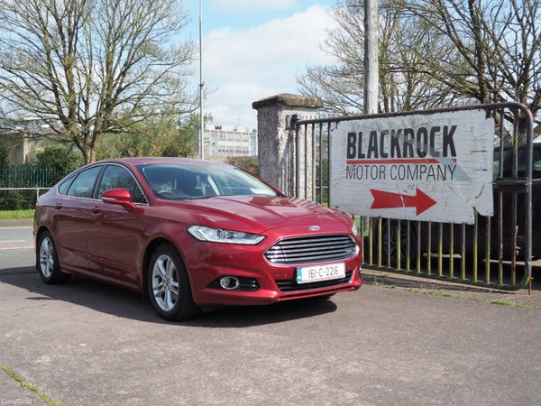 Ford Mondeo Hatchback, Diesel, 2016, Red