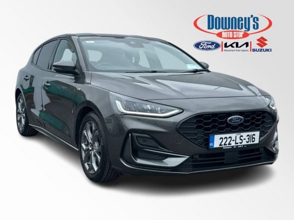 Ford Focus Hatchback, Petrol, 2022, Grey