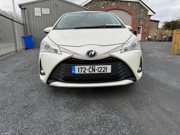 Toyota Vitz Hatchback, Petrol Hybrid, 2017, White