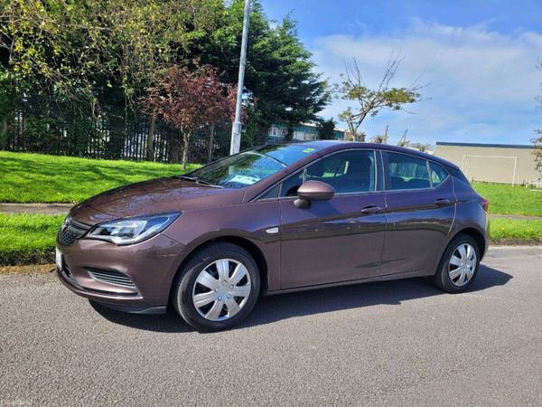 Opel Astra Hatchback, Petrol, 2016, Brown