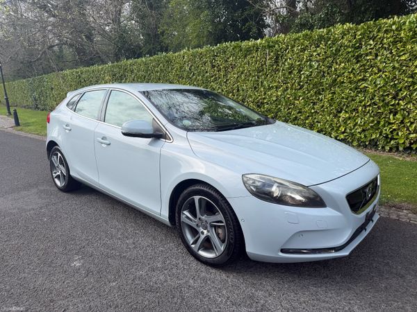 Volvo V40 Hatchback, Diesel, 2016, Grey
