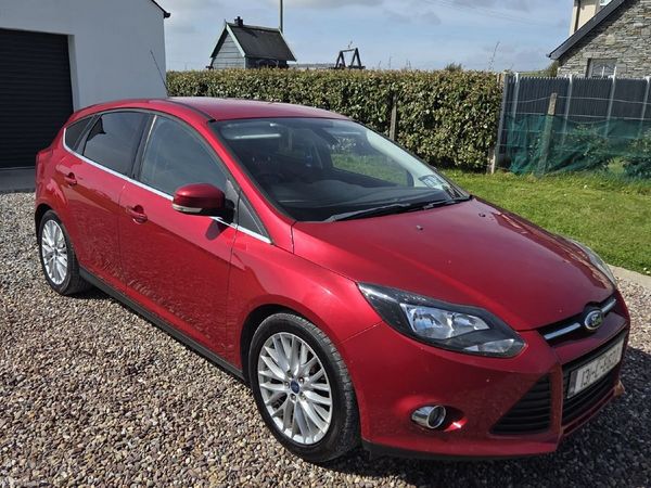 Ford Focus Hatchback, Diesel, 2013, Red