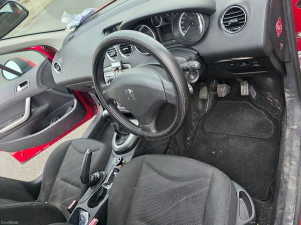 Peugeot 308 Hatchback, Petrol, 2009, Red