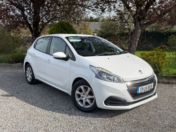 Peugeot 208 Hatchback, Diesel, 2017, White