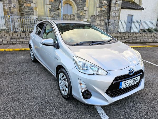Toyota Aqua Hatchback, Petrol Hybrid, 2017, Silver