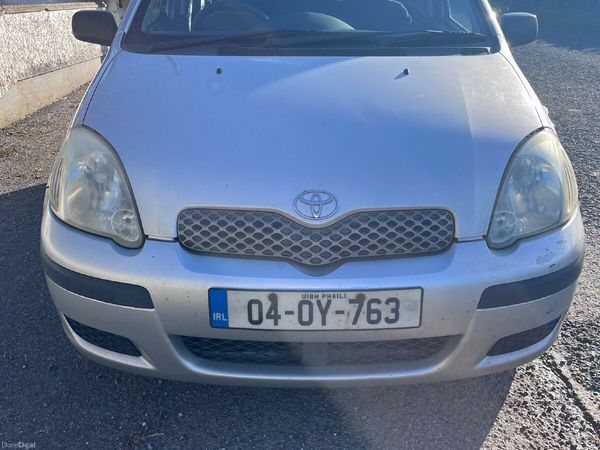 Toyota Yaris Hatchback, Petrol, 2004, Silver