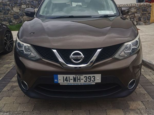 Nissan Qashqai Hatchback, Diesel, 2014, Brown