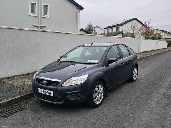 Ford Focus Hatchback, Petrol, 2009, Grey