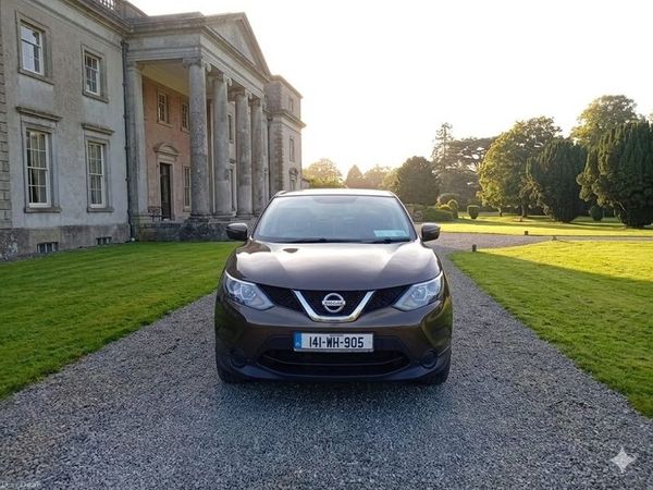 Nissan Qashqai Hatchback, Diesel, 2014, Brown