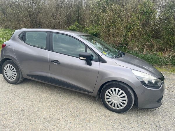 Renault Clio Hatchback, Diesel, 2015, Grey