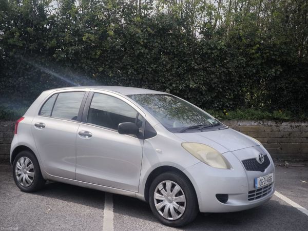 Toyota Yaris Hatchback, Petrol, 2006, Silver