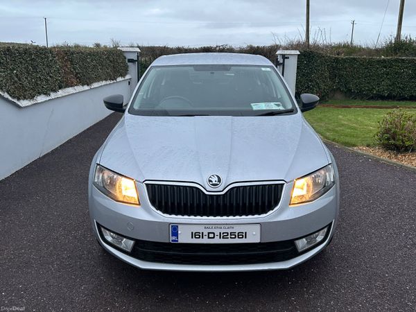 Skoda Octavia Saloon, Petrol, 2016, Silver