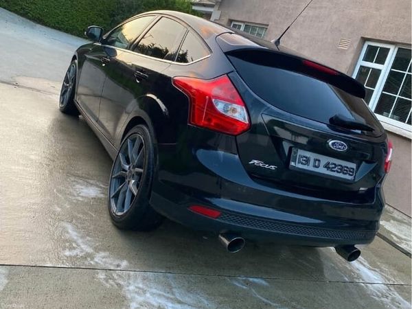 Ford Focus Hatchback, Petrol, 2013, Black