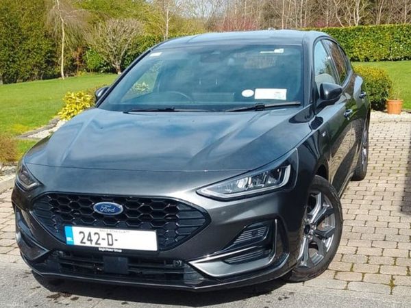 Ford Focus Hatchback, Petrol, 2024, Grey
