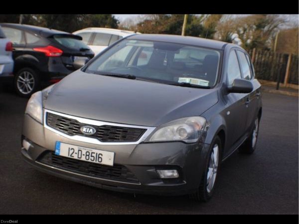 Kia Ceed Hatchback, Diesel, 2012, Silver