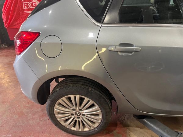 Opel Astra Hatchback, Diesel, 2016, Silver