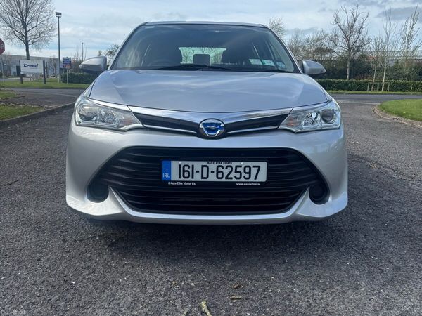 Toyota Corolla Estate, Petrol Hybrid, 2016, Silver