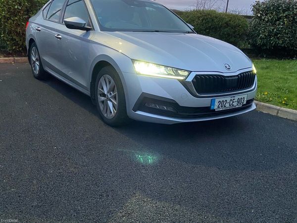Skoda Octavia Saloon, Diesel, 2020, Grey