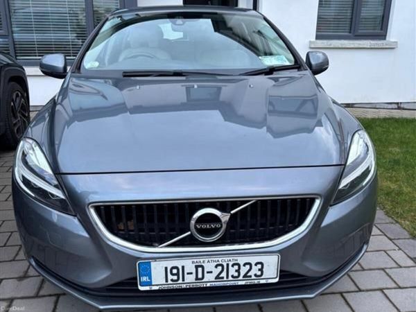 Volvo V40 Estate, Diesel, 2019, Grey