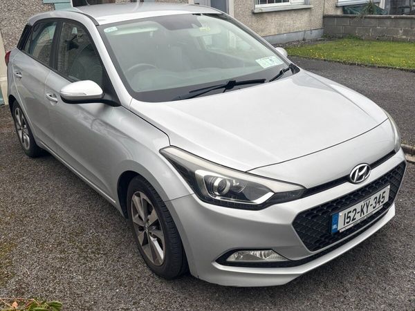 Hyundai i20 Hatchback, Petrol, 2015, Silver