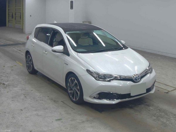 Toyota Auris Hatchback, Petrol Hybrid, 2016, White
