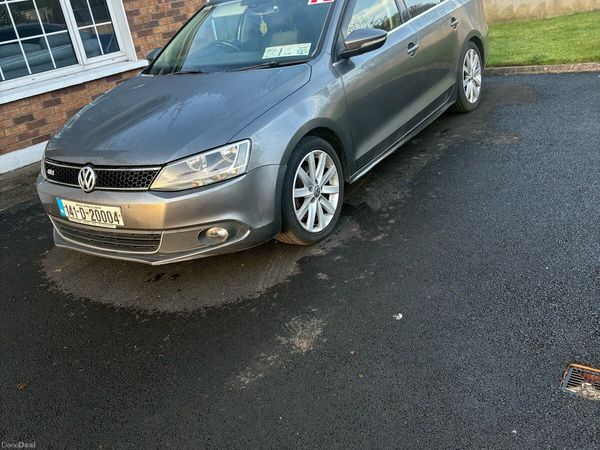 Volkswagen Jetta Saloon, Diesel, 2014, Grey