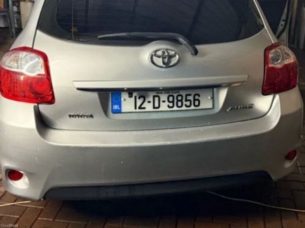Toyota Auris Hatchback, Diesel, 2012, Silver