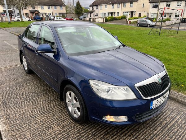 Skoda Octavia Saloon, Diesel, 2012, Blue